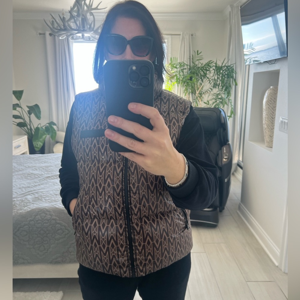 $750 MACKAGE KANE recycled down vest with funnel collar and monogram print M L - Picture 3 of 15
